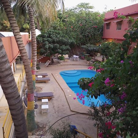 Guesthouse Dalal Ak Jamm Мбур Екстериор снимка