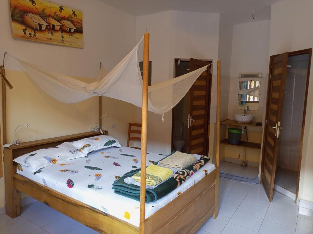Guesthouse Dalal Ak Jamm Мбур Екстериор снимка