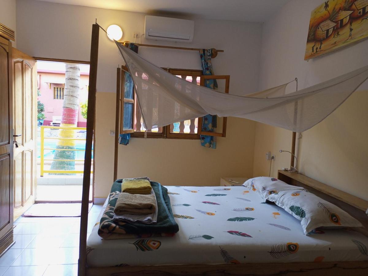 Guesthouse Dalal Ak Jamm Мбур Екстериор снимка