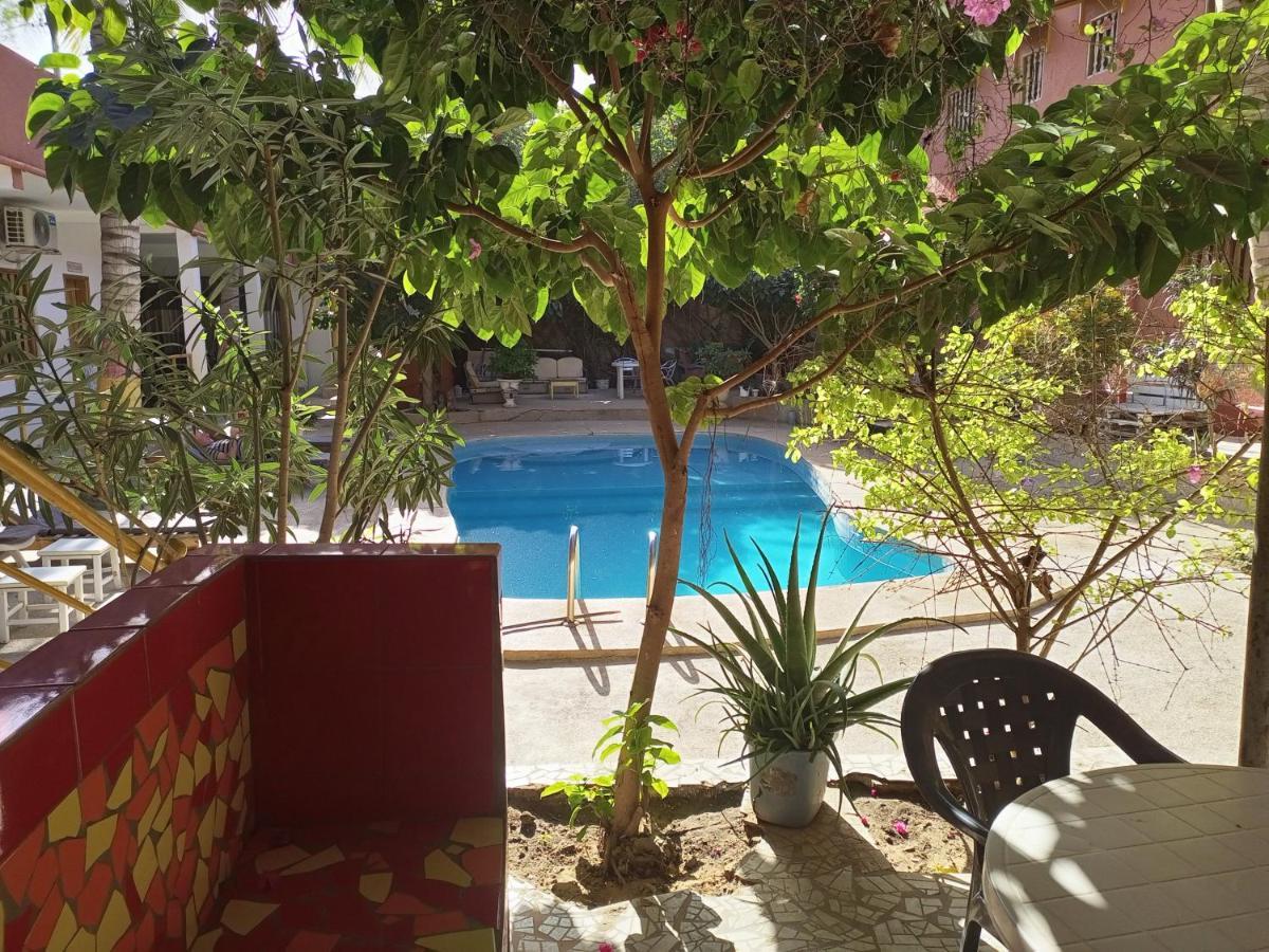 Guesthouse Dalal Ak Jamm Мбур Екстериор снимка