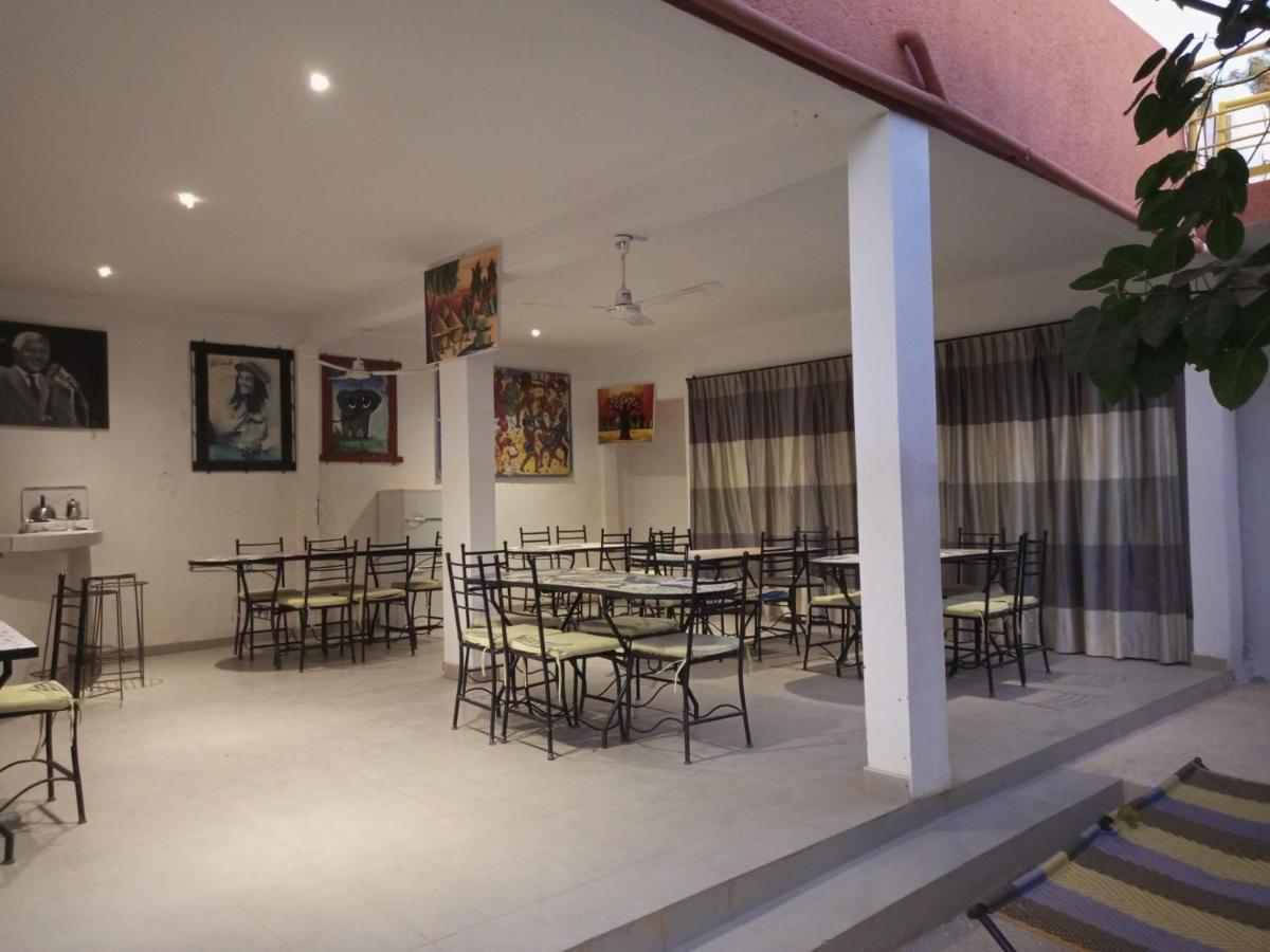 Guesthouse Dalal Ak Jamm Мбур Екстериор снимка