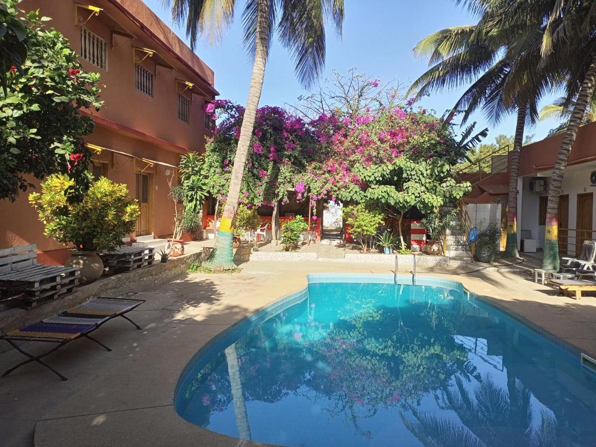 Guesthouse Dalal Ak Jamm Мбур Екстериор снимка