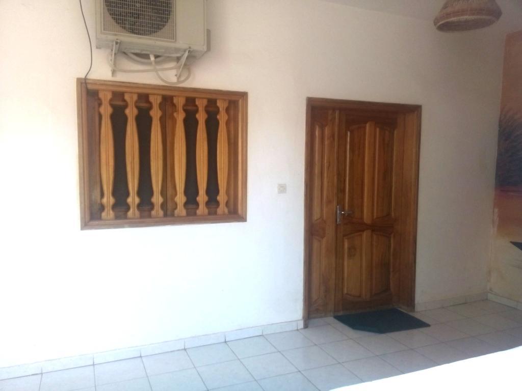 Guesthouse Dalal Ak Jamm Мбур Екстериор снимка