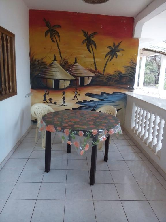 Guesthouse Dalal Ak Jamm Мбур Екстериор снимка