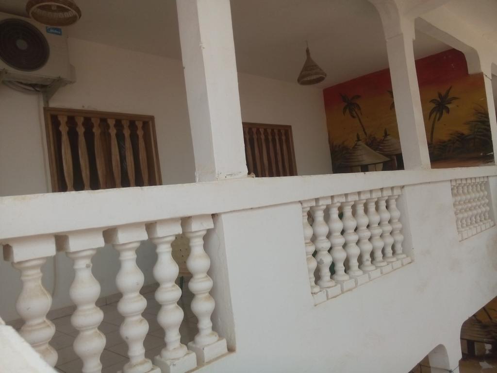 Guesthouse Dalal Ak Jamm Мбур Екстериор снимка