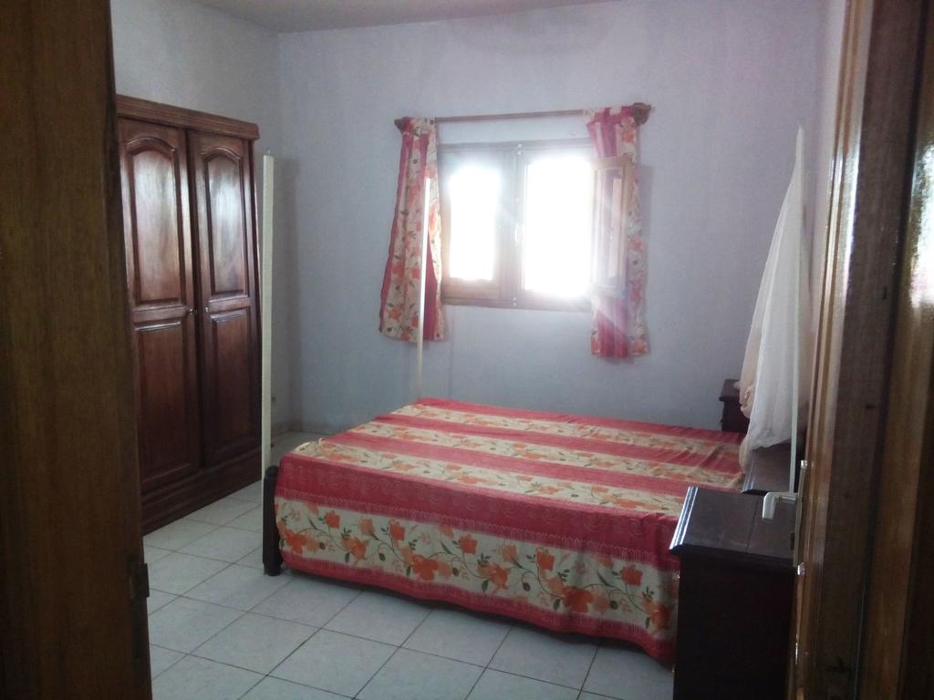 Guesthouse Dalal Ak Jamm Мбур Екстериор снимка
