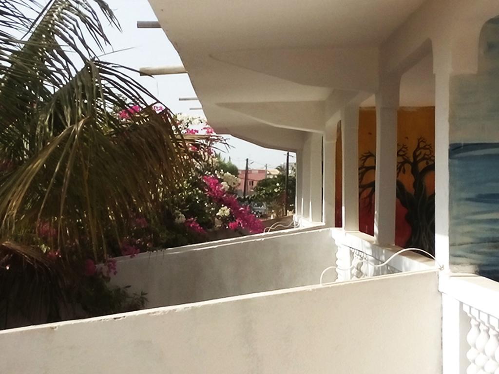 Guesthouse Dalal Ak Jamm Мбур Екстериор снимка