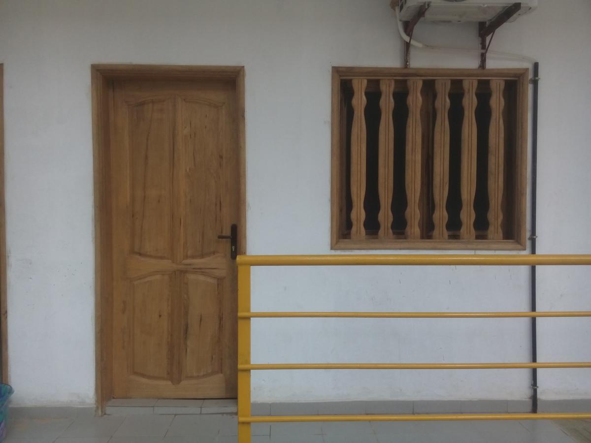 Guesthouse Dalal Ak Jamm Мбур Екстериор снимка